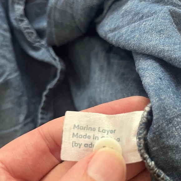 Marine Layer Women's Short Sleeve Button Down Chambray Top Size Small - Picture 4 of 7